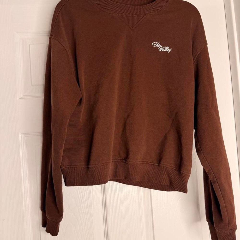 H&M brown crewneck sweatshirt in a M